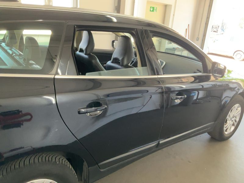Volvo XC60 2.0 D4 Summum 2WD 2011 – снимка 10