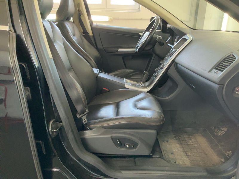 Volvo XC60 2.0 D4 Summum 2WD 2011 – снимка 16