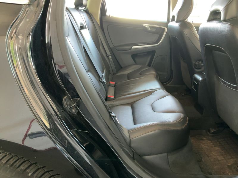 Volvo XC60 2.0 D4 Summum 2WD 2011 – снимка 19