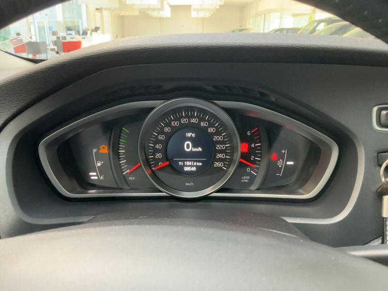 Volvo V40 Cross Country 2.0 D2 2015 – снимка 18