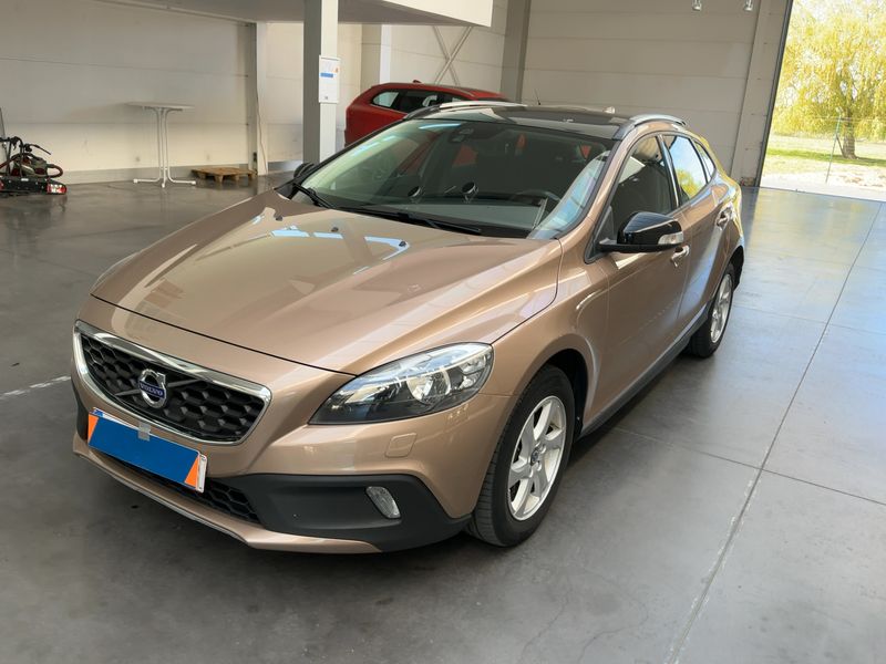 Volvo V40 Cross Country 2.0 D2 2015 – снимка 1
