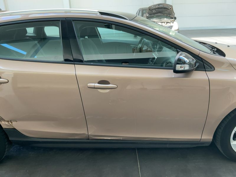 Volvo V40 Cross Country 2.0 D2 2015 – снимка 10