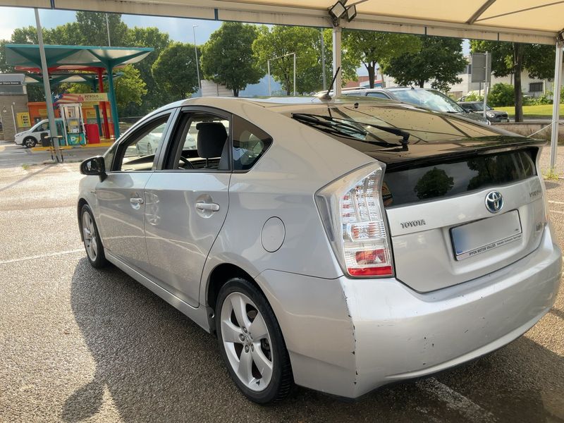 Toyota Prius 1.8 Advance 2011 – снимка 6