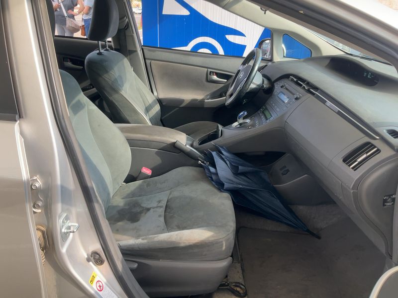 Toyota Prius 1.8 Advance 2011 – снимка 16