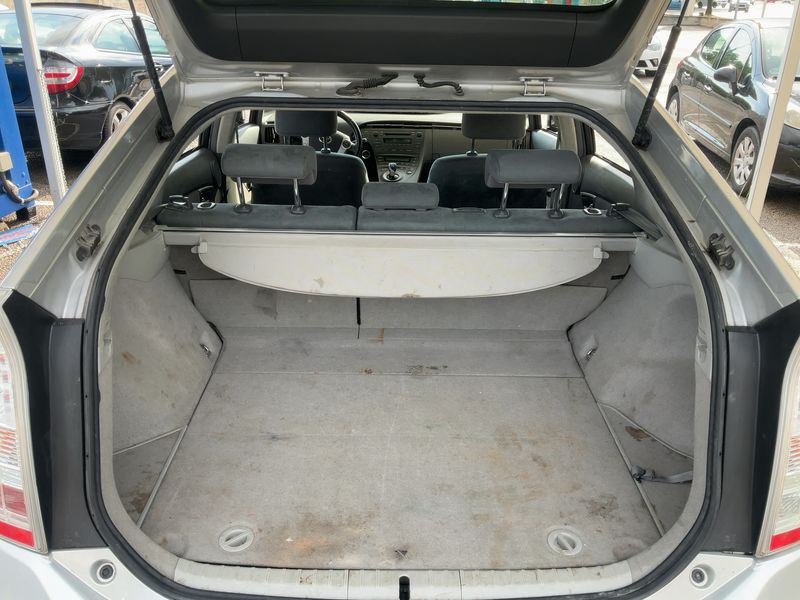 Toyota Prius 1.8 Advance 2011 – снимка 15