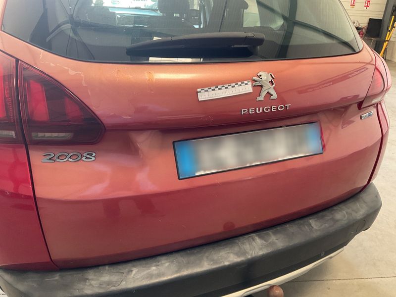 Peugeot 2008 1.6 Blue-HDi Allure 2016 – снимка 28