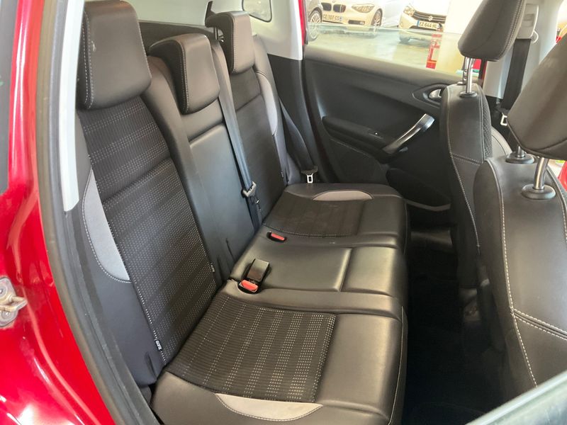 Peugeot 2008 1.6 Blue-HDi Allure 2016 – снимка 19