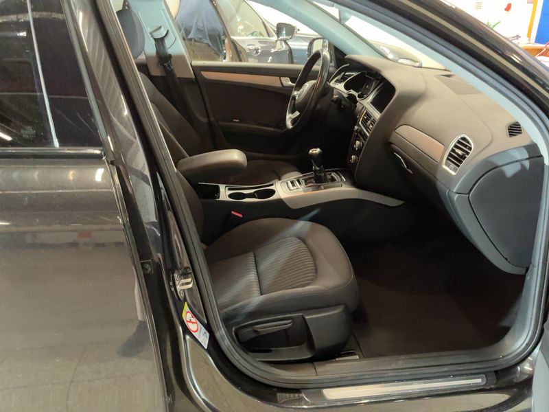 Audi A4 2.0 TDI Ambiente 2013 – снимка 11