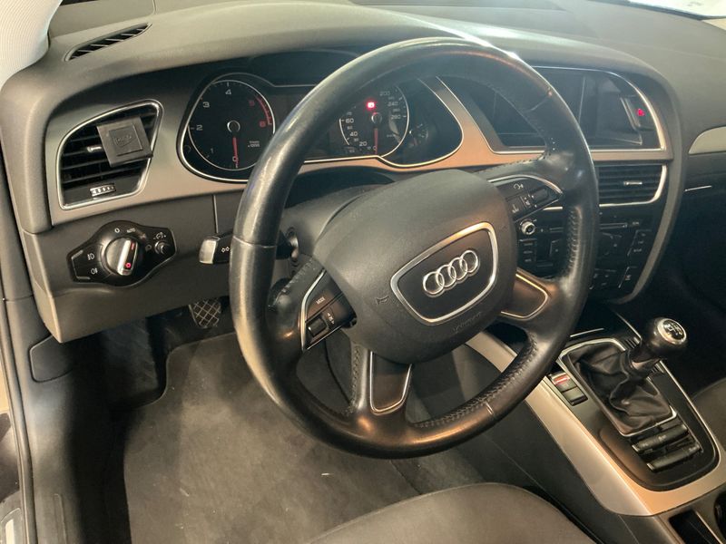 Audi A4 2.0 TDI Ambiente 2013 – снимка 26