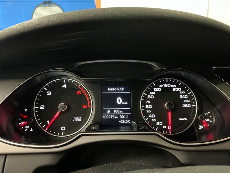 Audi A4 2.0 TDI Ambiente 2013 – снимка 13