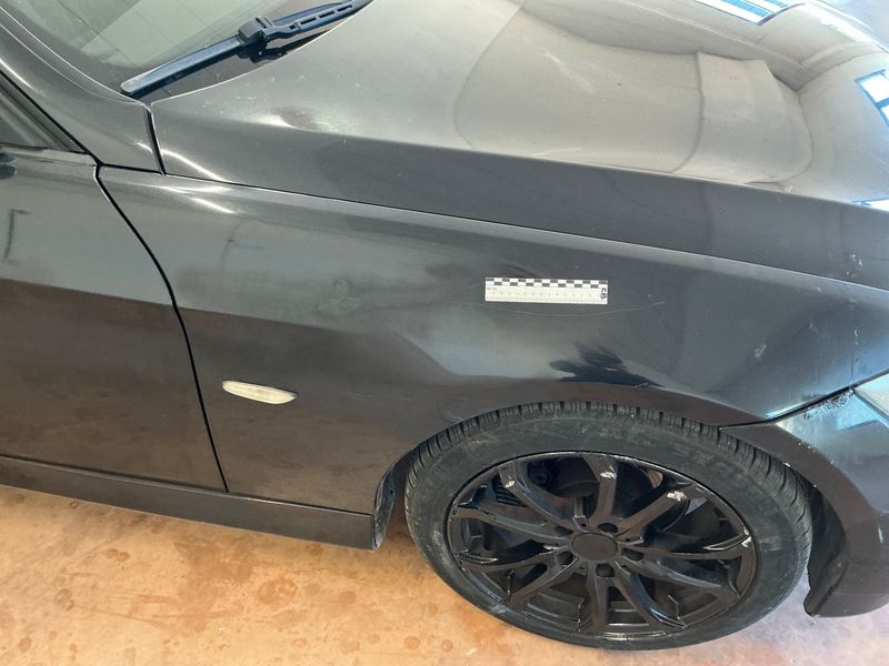 BMW 3er 320d 2006 – снимка на щета