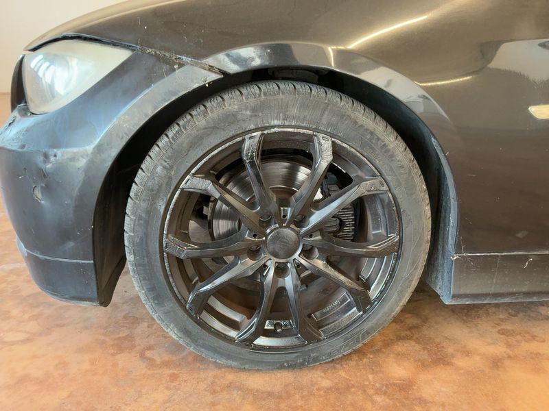 BMW 3er 320d 2006 – снимка на щета