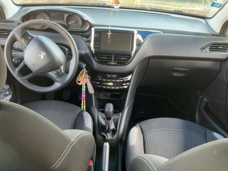 Peugeot 208 1.6 Blue-HDi Active Auto Ecole 2015 – снимка 17