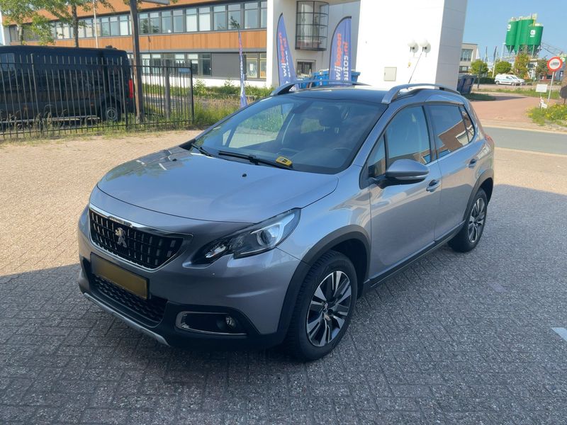 Peugeot 2008 1.2 PureTech Allure 2017 – снимка 2