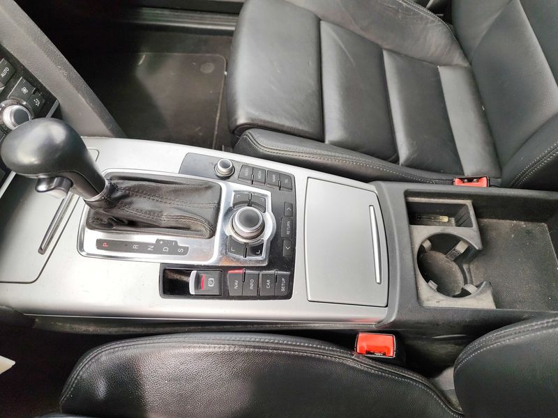 Audi A6 2.0 TFSI 2010 – снимка 25