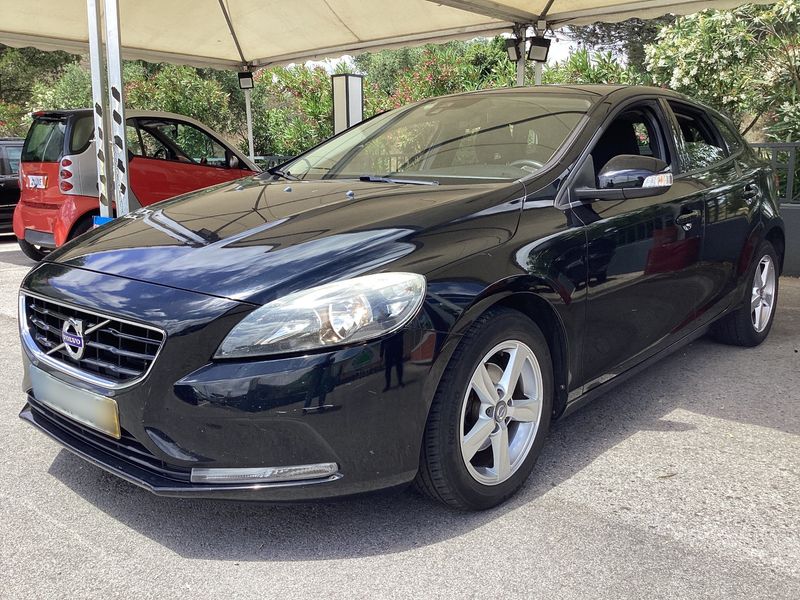 Volvo V40 2.0 D2 Kinetic 2015 – снимка 1