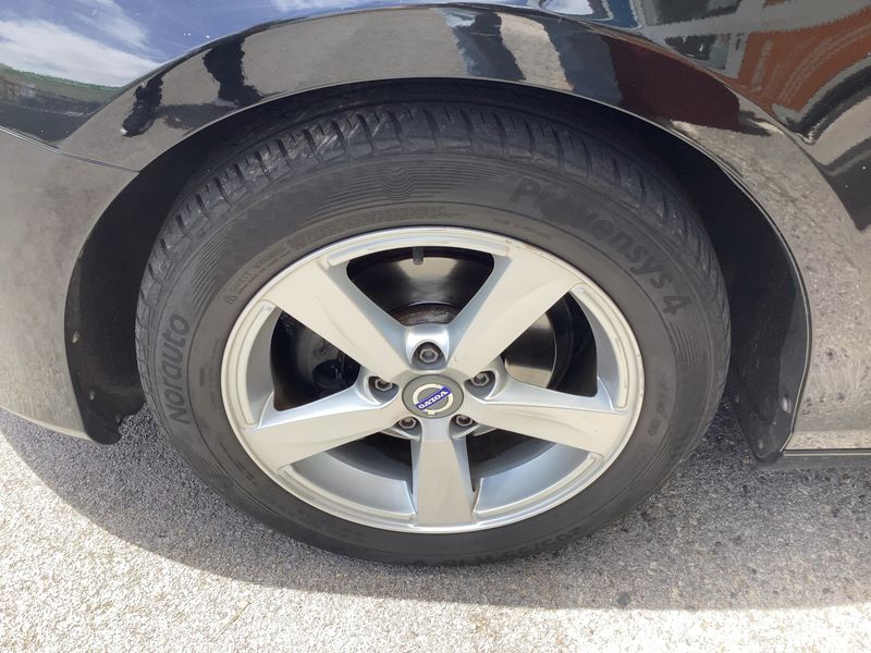 Volvo V40 2.0 D2 Kinetic 2015 – снимка 3
