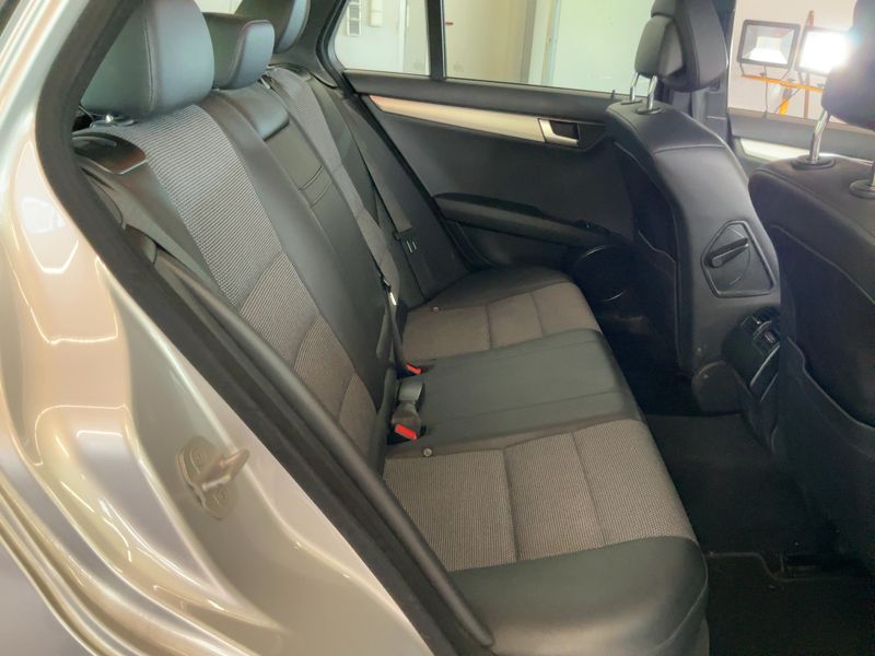 Mercedes-Benz C-Klasse C 220 CDI T BlueEfficiency Avantgarde 2012 – снимка 19
