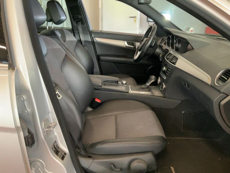 Mercedes-Benz C-Klasse C 220 CDI T BlueEfficiency Avantgarde 2012 – снимка 16