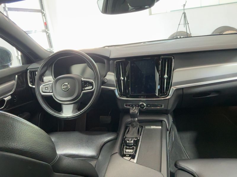 Volvo V90 2.0 D5 Momentum AWD 2018 – снимка 18