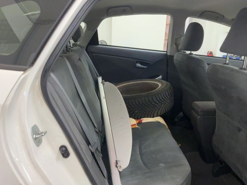 Toyota Prius 1.8 Life 2011 – снимка 20