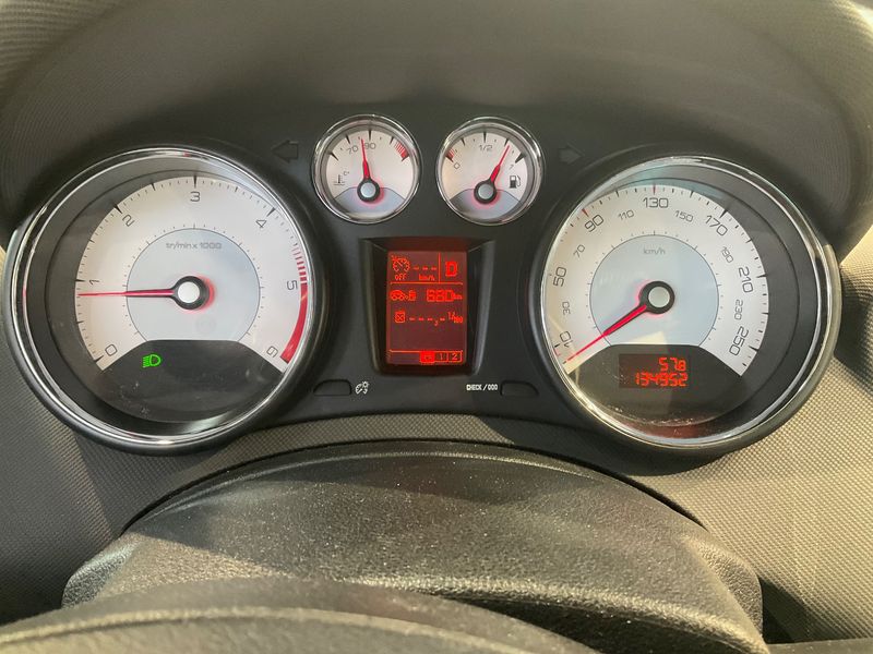 Peugeot 308 2.0 HDi Active 2013 – снимка 18
