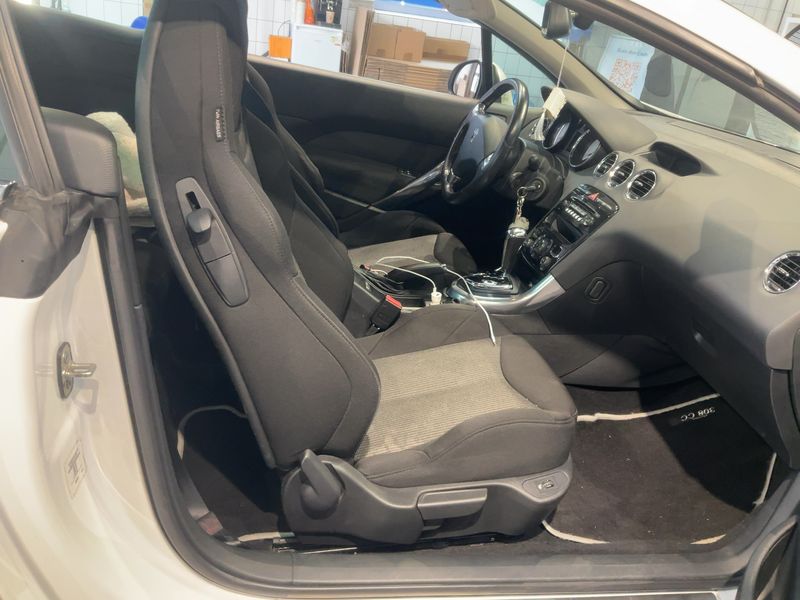 Peugeot 308 2.0 HDi Active 2013 – снимка 16
