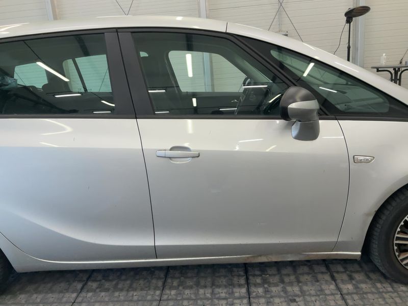 Opel Zafira Tourer 2.0 CDTI Selection 2012 – снимка 10
