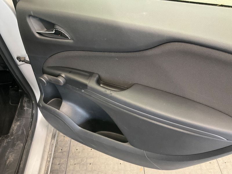 Opel Zafira Tourer 2.0 CDTI Selection 2012 – снимка 42