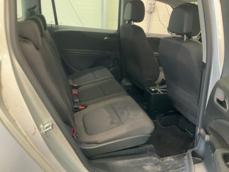 Opel Zafira Tourer 2.0 CDTI Selection 2012 – снимка 20