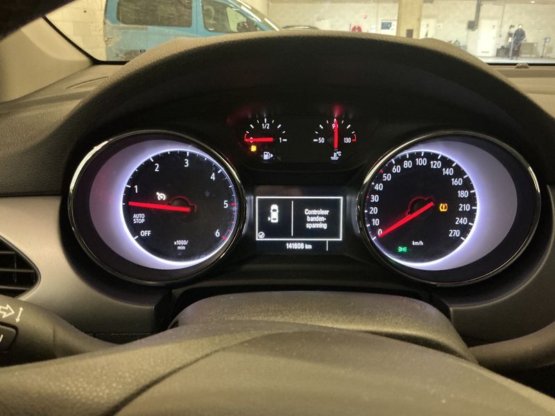 Opel Astra 1.6 CDTI DPF Business 2017 – снимка 18