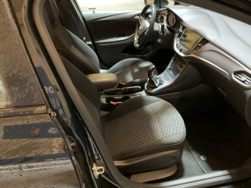 Opel Astra 1.6 CDTI DPF Business 2017 – снимка 16