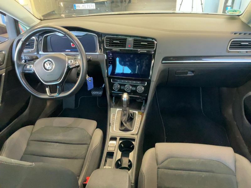 Volkswagen Golf VII 2.0 TDI Highline BlueMotion Tech 2019 – снимка 18