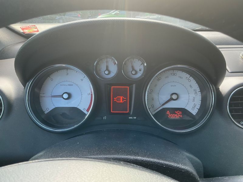 Peugeot 308 1.6 HDi Active 2012 – снимка 4