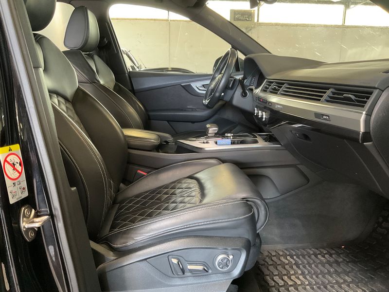 Audi Q7 50 TDI quattro 'S' Edition 2019 – снимка 16