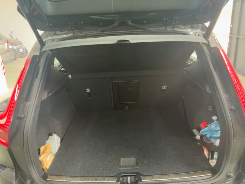 Volvo XC40 2.0 D3 R-Design 2WD 2019 – снимка 15