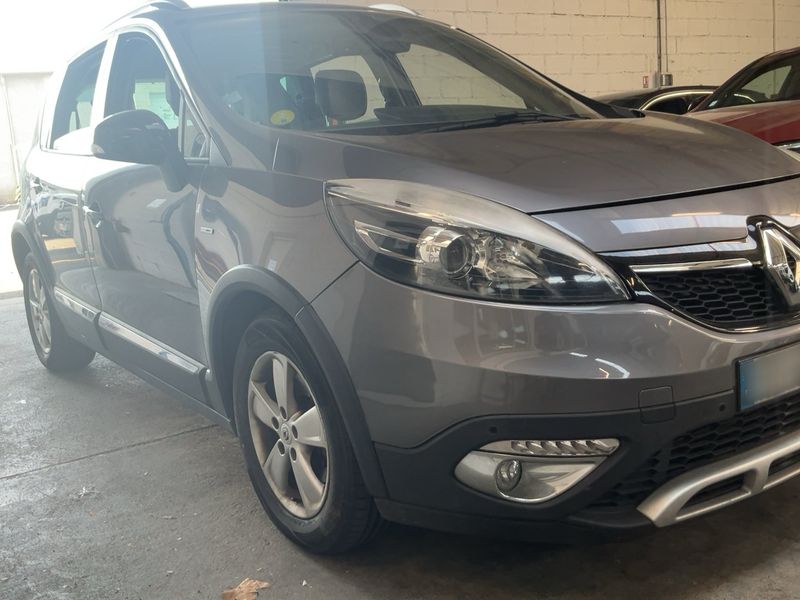 Renault Scenic 1.6 dCi Xmod Bose 2015 – снимка 12