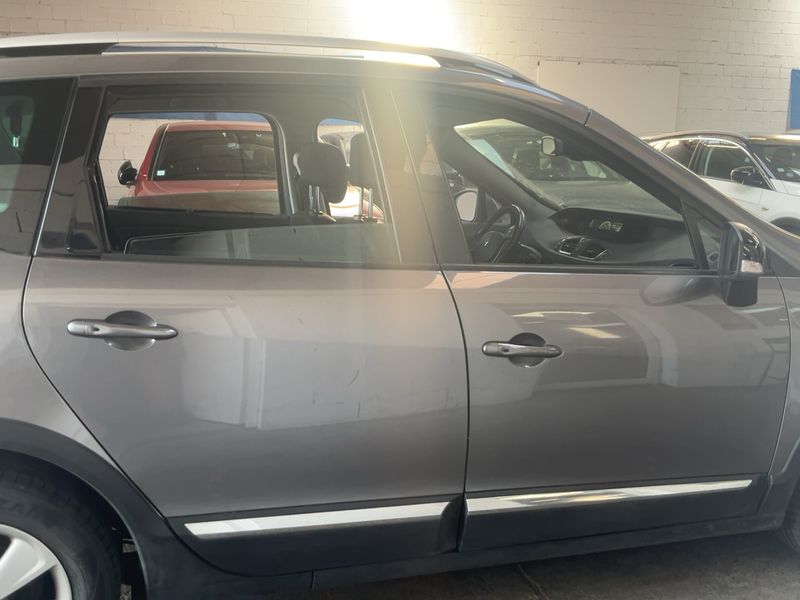 Renault Scenic 1.6 dCi Xmod Bose 2015 – снимка 10