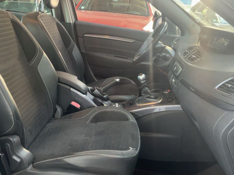 Renault Scenic 1.6 dCi Xmod Bose 2015 – снимка 16