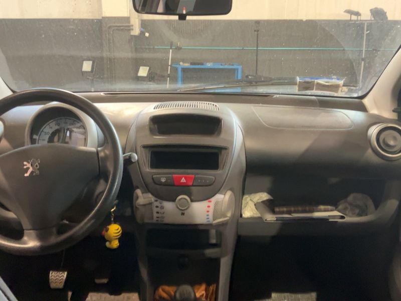 Peugeot 107 1.0 Access 2012 – снимка 17