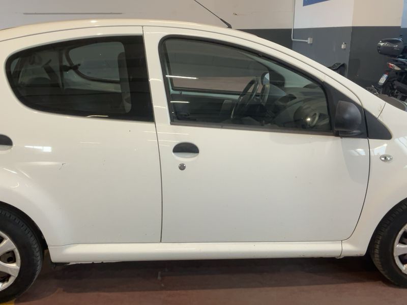 Peugeot 107 1.0 Access 2012 – снимка 10