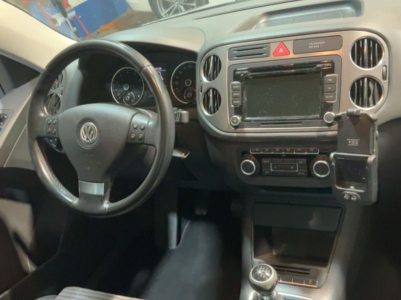 Volkswagen Tiguan 1.4 TSI Sport & Style BlueMotion Tech 2010 – снимка 18