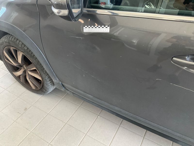 Peugeot 2008 1.6 Blue-HDi Allure 2016 – снимка 23