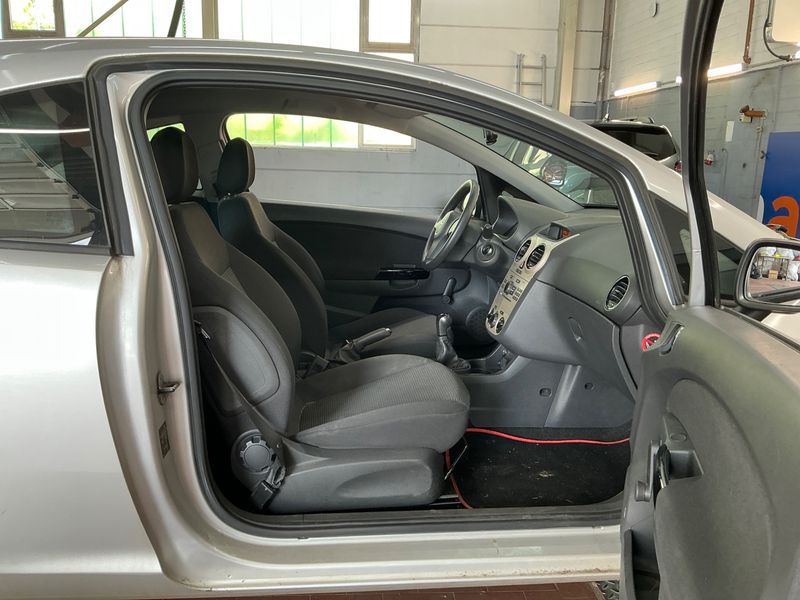 Opel Corsa 1.2 Selection 2010 – снимка 3