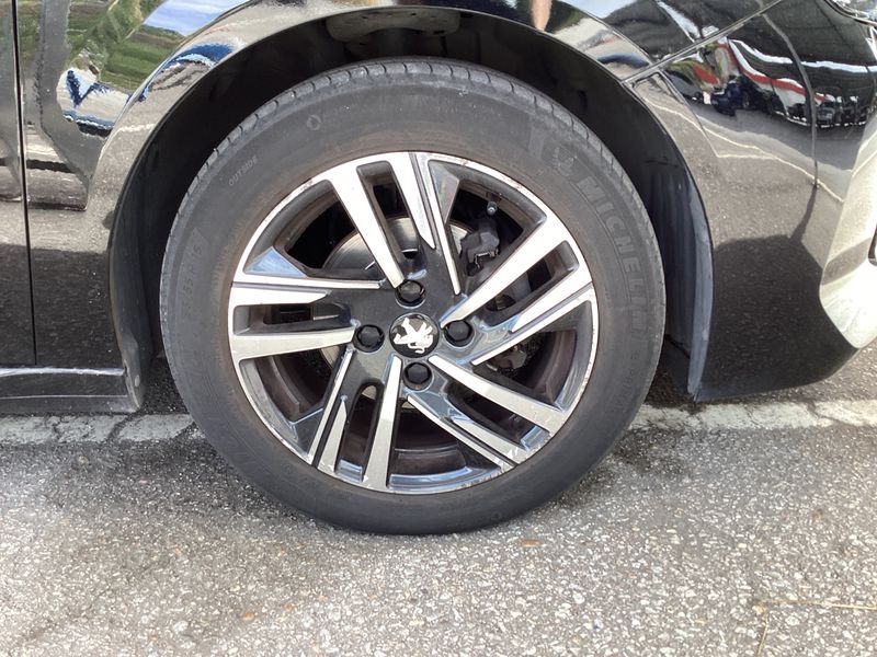 Peugeot 208 1.2 PureTech Active Pack 2023 – снимка 11