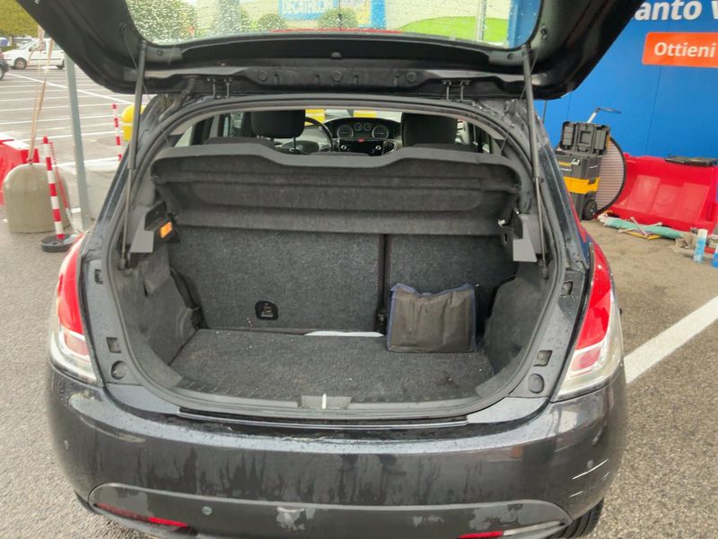 Lancia Ypsilon 1.2 GPL Gold 2012 – снимка 15