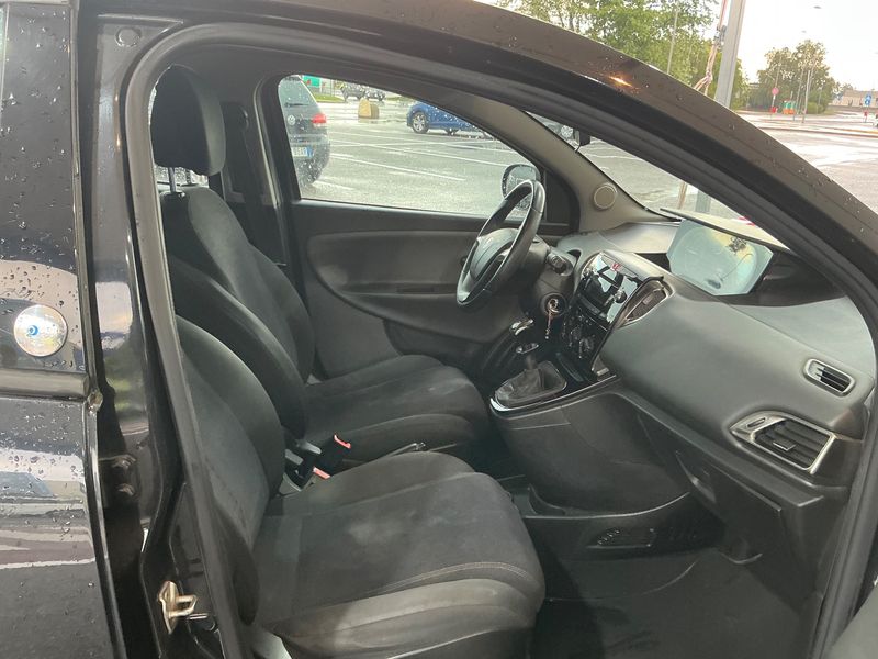 Lancia Ypsilon 1.2 GPL Gold 2012 – снимка 16