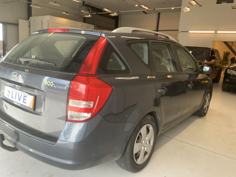 Kia cee'd 1.4 Spirit 2011 – снимка 8