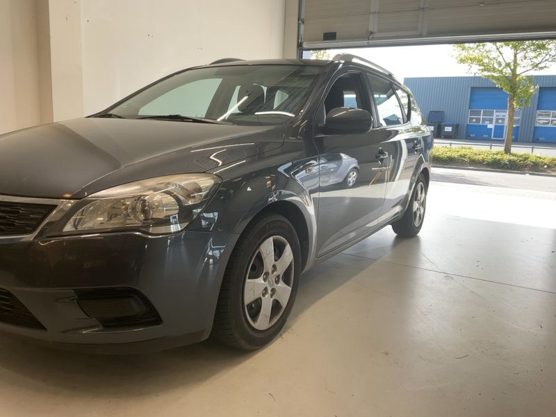 Kia cee'd 1.4 Spirit 2011 – снимка 2
