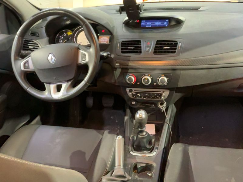 Renault Megane 1.5 dCi Expression 2012 – снимка 17
